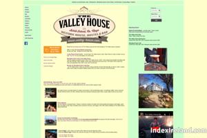 Valley House Holiday Hostel & Bar